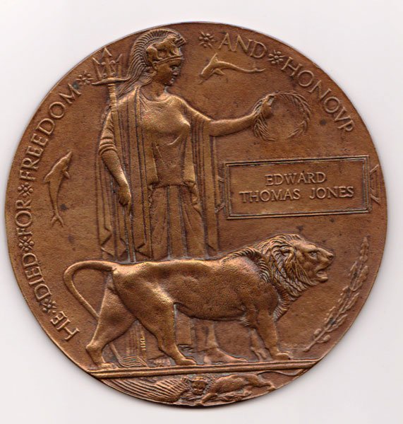 Mold-Edward-Thomas-Jones-00